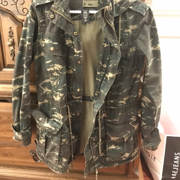 Aritiza TALULA xxs camo petite woman or youth kid - Picture 2 of 4